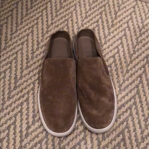 Slide shoes